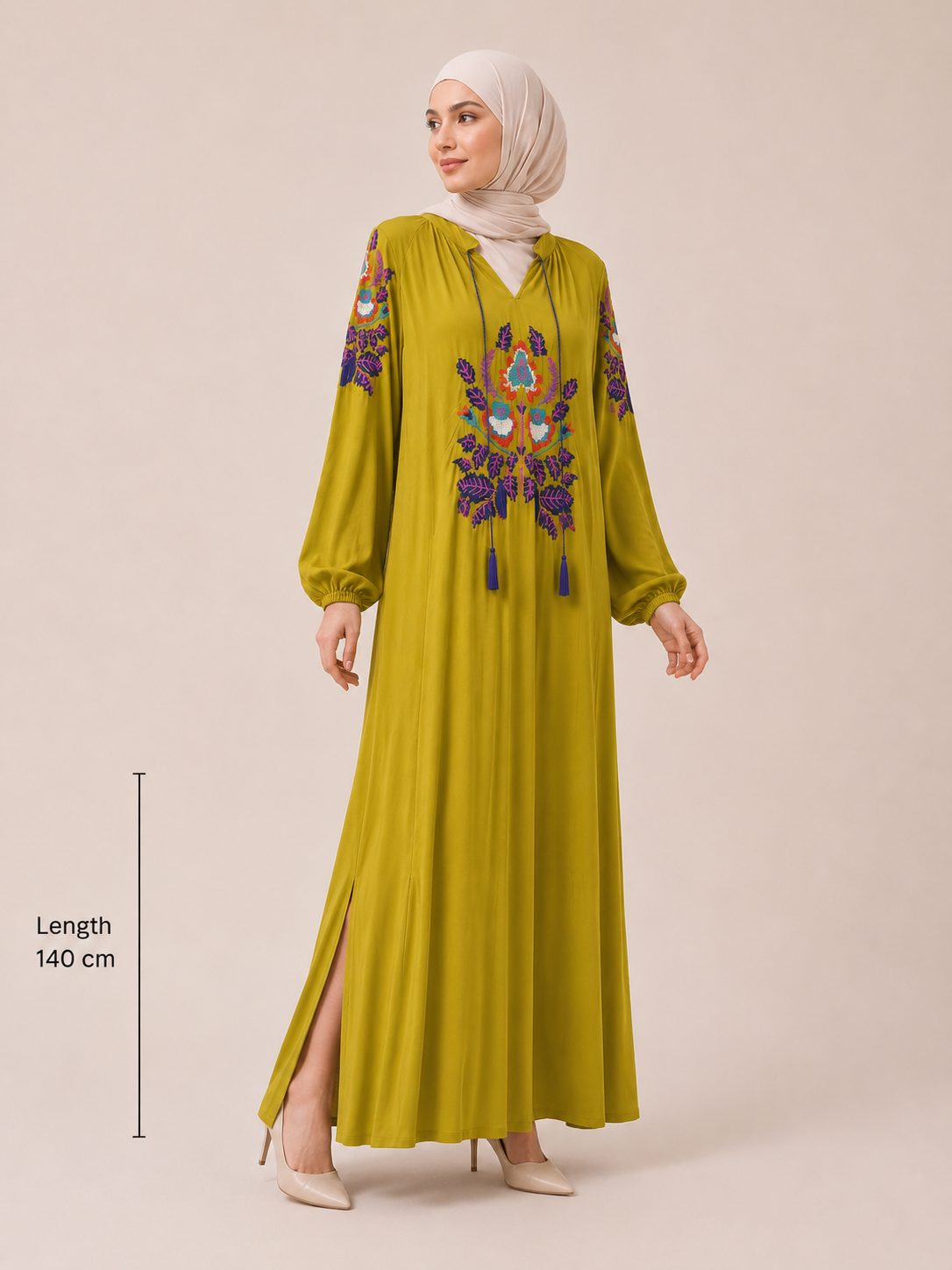 Vale woman Dress 1